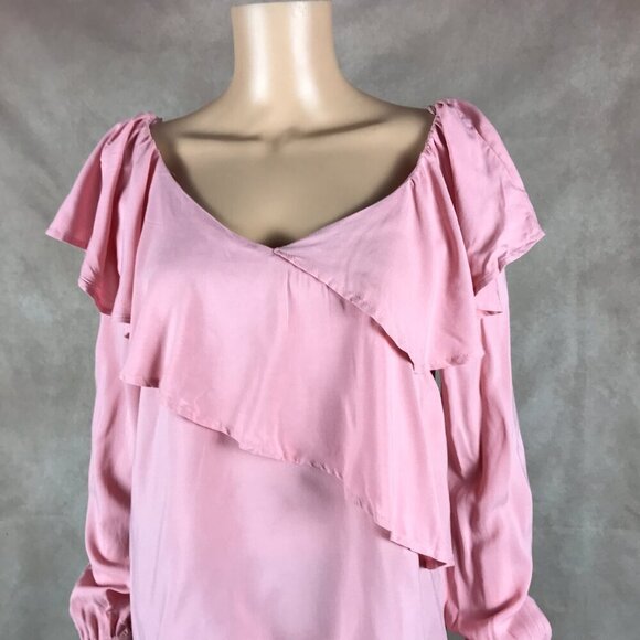ONE HART Long Sleeve Pink Ruffled Top NWT M - Picture 6 of 12